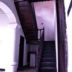 Escalera de acceso a la 2da planta Centro de Historia Larense